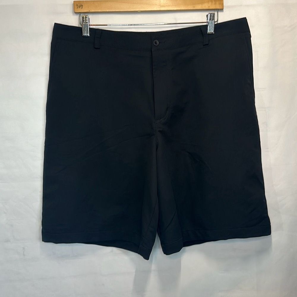 Nike Golf Mens Black Golf Shorts size 38 Fit Dry